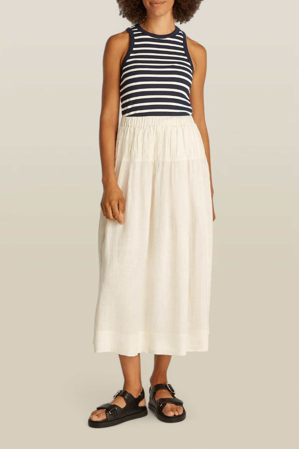 תמונת כל הלוק של גופייה